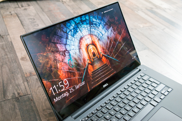 Der Rahmen des Infinity Displays ist minimal breiter als beim XPS 13 - aber dennoch konkurrenzlos