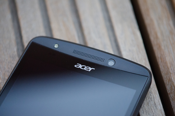 Acer Liquid E700: Vergleichsweise gute Ausstattung mit (aktuell) einzigartigem Feature