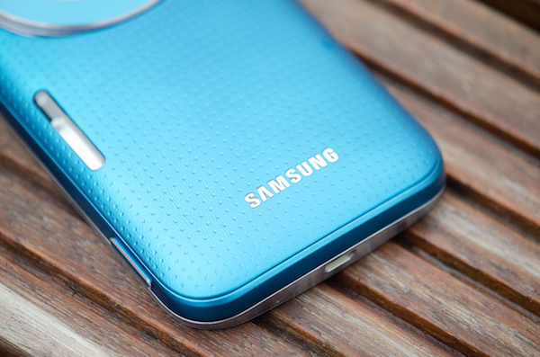 Rückseite mit Optik des Galaxy S5