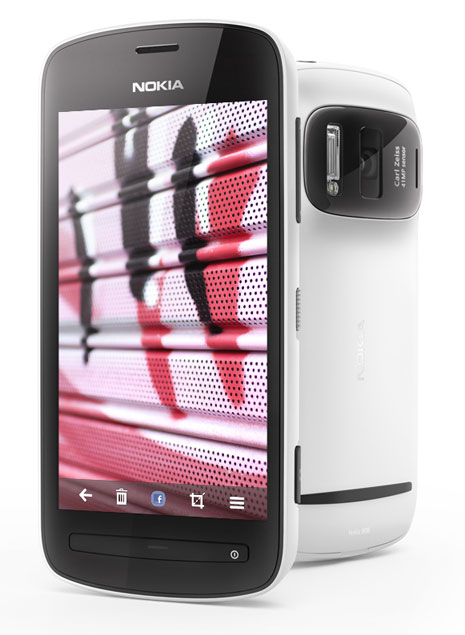 Nokia-808-PureView-White back-and-front