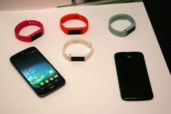 Acer Curved Liquid Jade und Liquid Leap Smartband