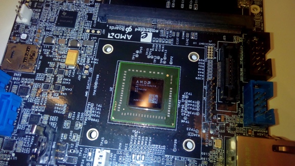 AMD A1100 auf einem HuskyBoard von 96Boards