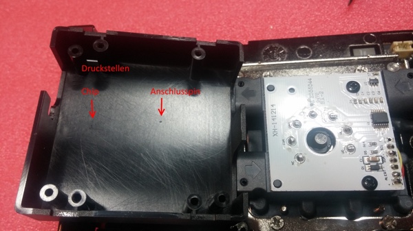 Demontage der AiO-Pumpe auf der AMD Radeon R9 Fury X