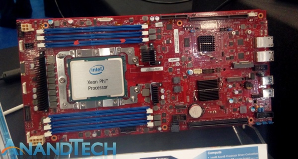 Intel Xeon Phi Knights Landing (Bild: Anandtech)