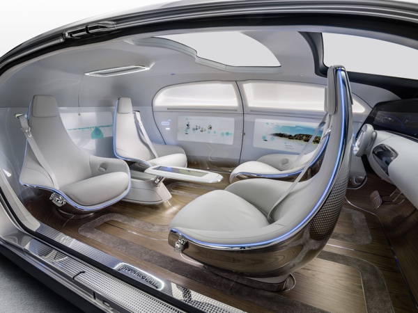 Mercedes-Benz zeigt F 015 Luxury in Motion