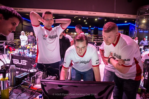 Auf dem ASUS Open Overclocking Cup: Andi Bock (rechts), Daniel Schier (mitte)