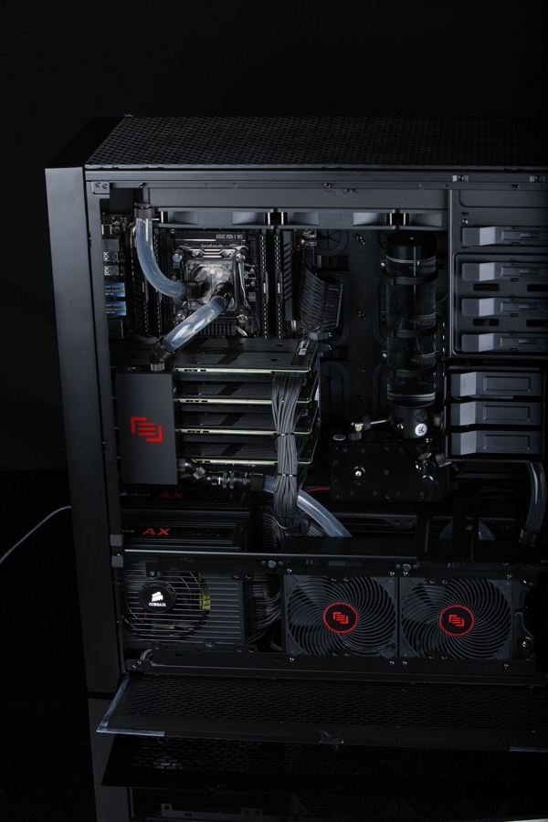 Vier GeForce GTX Titan Z in einem Maingear-System