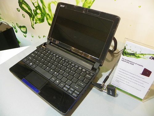 engadget_acer_532g