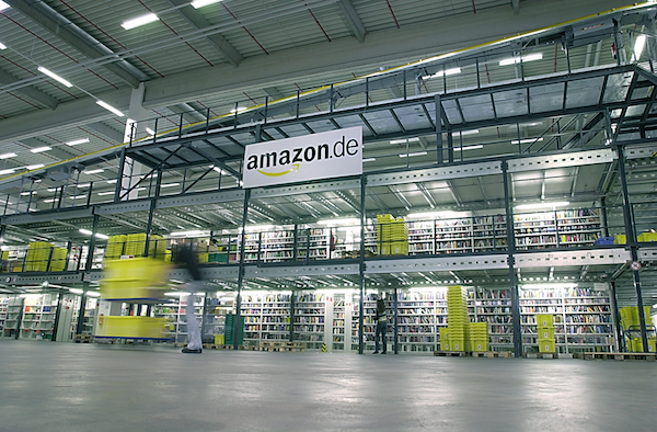 amazon logistzentrum fluechtlinge k