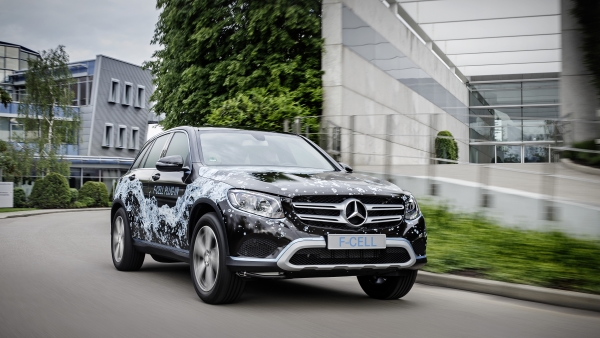 Noch ist der GLC F-Cell nur als Prototyp unterwegs, schon im kommenden Jahr soll er in Serie gehen