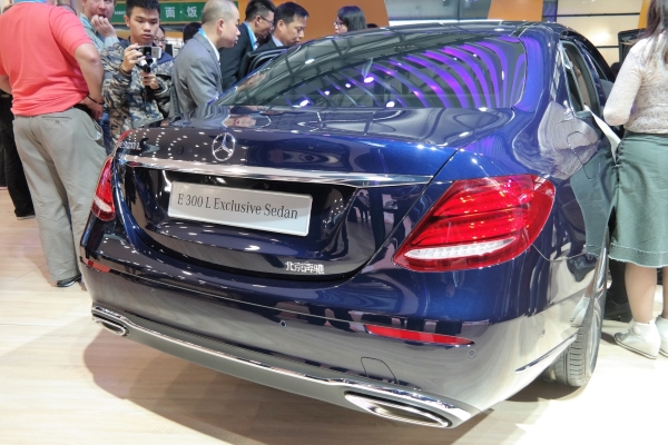 In Shanghai zeigt Mercedes-Benz die Langversion der neuen E-Klasse