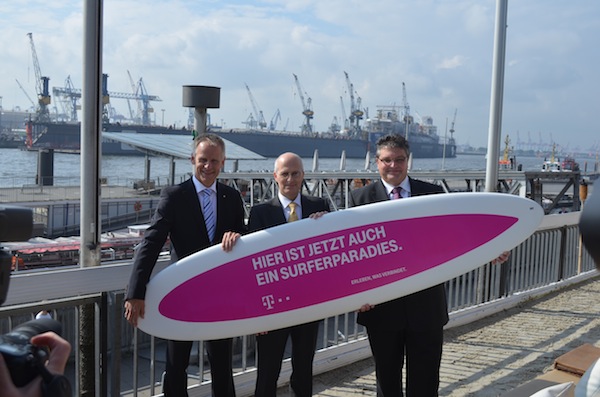 Jens Meier (Hamburg Port Authority), Dr. Peter Tschentsche (Finanzsenator Hamburg), Dirk Backofen (Deutsche Telekom, v.l.n.r.)